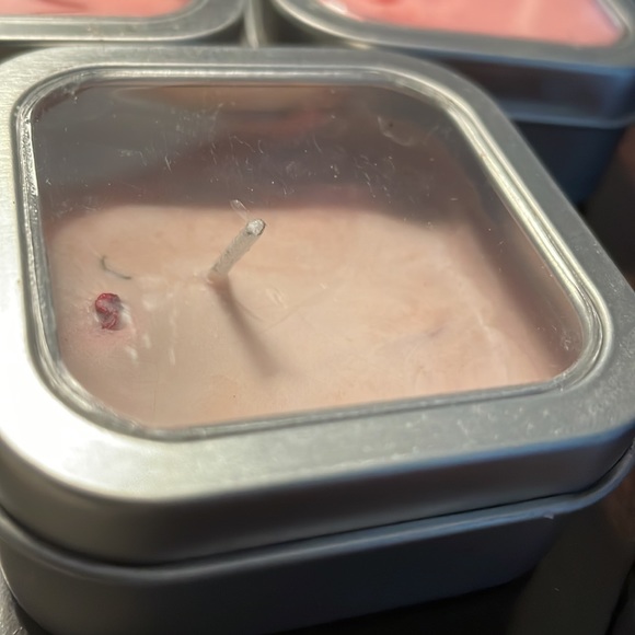 Pink Mint Handmade Soy Candle (Perfect Home Decor)🕯️ - Picture 3 of 8